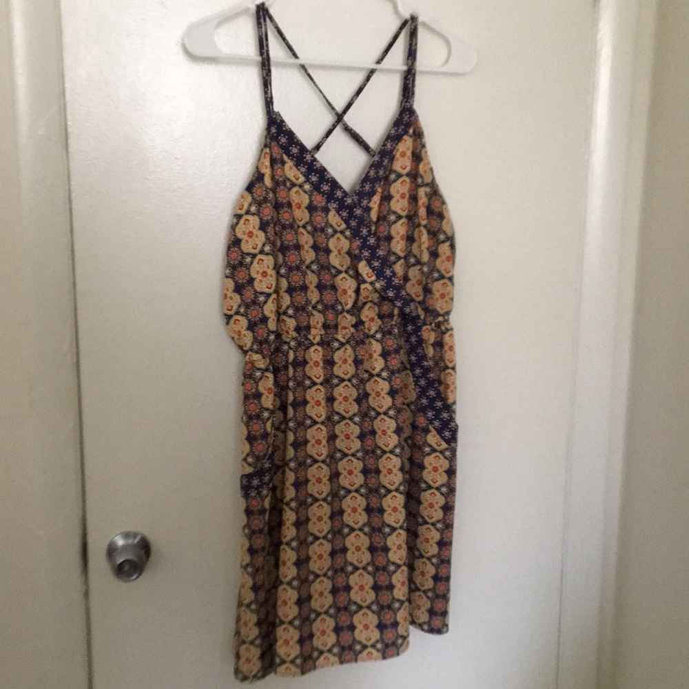 Patterned dress with pockets